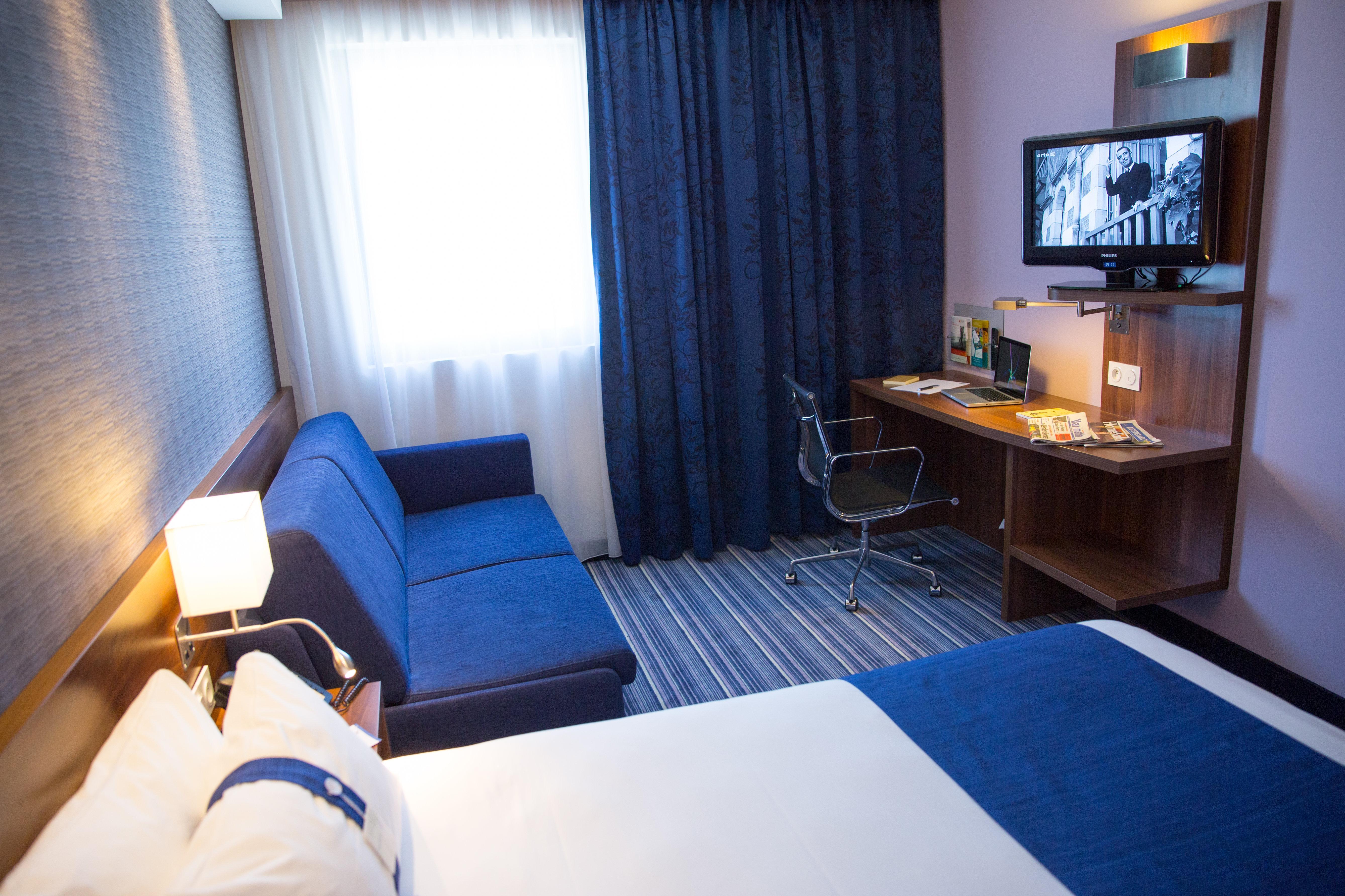 Holiday Inn Express Toulon - Est, An Ihg Hotel エクステリア 写真